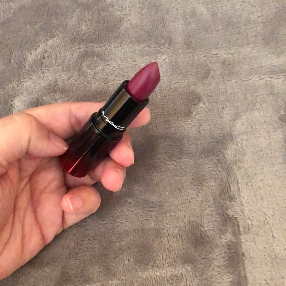 NWT π MAC Love me Lipstick Joie De Vivre - Picture 9 of 9